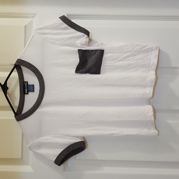 💥3/$10💥 Two Cropped Ringer Pocket Tees - Picture 5 of 12